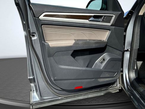 Used 2022 Volkswagen Atlas SE image 23