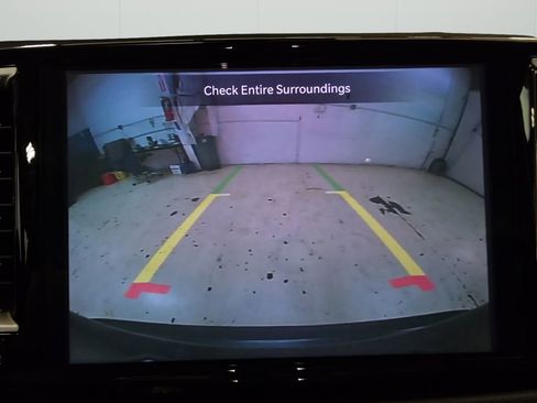 Used 2023 Chrysler Pacifica Touring-L image 25