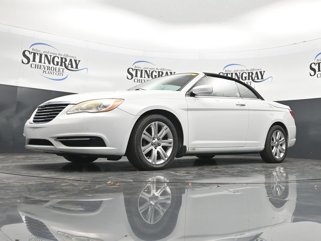 Used 2012 Chrysler 200 Touring FWD image 28