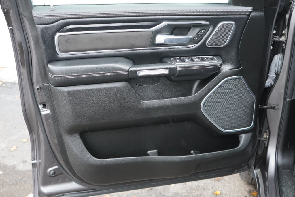 Used 2023 RAM 1500 Laramie AWD/4WD image 11