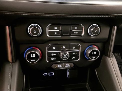 Used 2024 Chevrolet Suburban LS AWD/4WD image 30