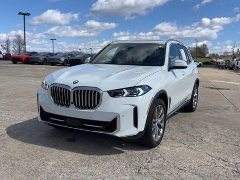 Used 2024 BMW X5 xDrive40i w/ Premium Package image 4