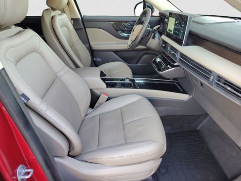 Used 2023 Lincoln Corsair Reserve w/ Rear Removable Package Tray image 19
