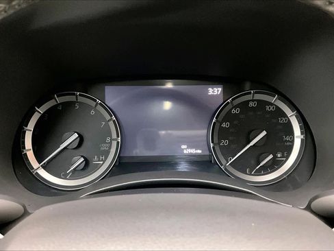 Used 2021 Toyota Highlander XLE FWD image 23