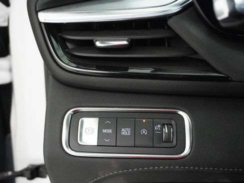 Used 2025 Buick Enclave Sport Touring w/ Power Package image 22