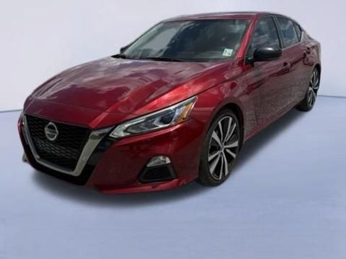 Used 2019 Nissan Altima 2.5 SR w/ SR Premium Package FWD image 2