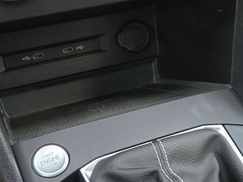 Certified 2022 Volkswagen Taos SE AWD/4WD image 32