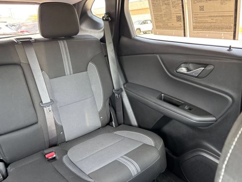 Used 2025 Chevrolet Blazer LT FWD image 34