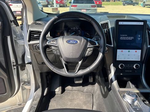 Used 2024 Ford Edge SEL image 14