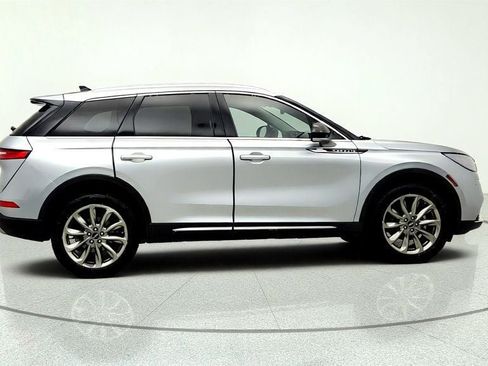 Used 2021 Lincoln Corsair FWD w/ Premium Package image 4