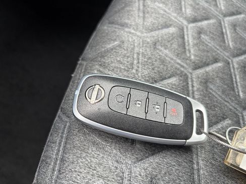 Used 2026 Nissan Kicks SV FWD image 23