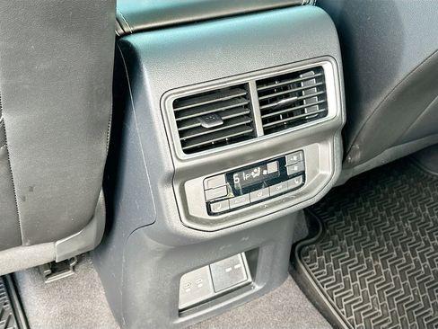 Used 2024 Volkswagen Atlas SEL Premium R-Line image 25