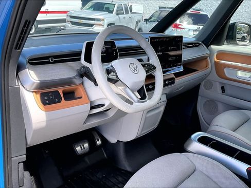 Used 2025 Volkswagen ID. Buzz 1st Edition AWD/4WD image 2
