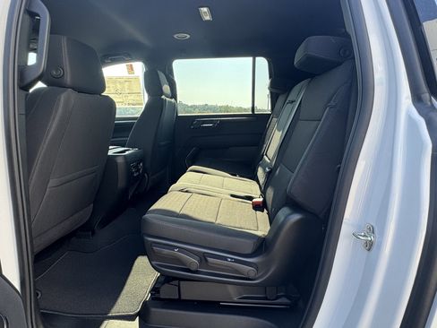 New 2026 Chevrolet Suburban LS image 7