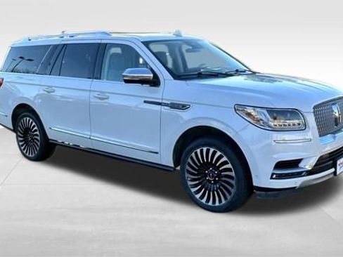 Used 2021 Lincoln Navigator L Black Label w/ Cargo Convenience Package image 10