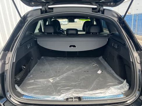 Used 2026 Mercedes-Benz GLC 300 4MATIC image 11