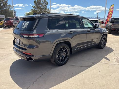Certified 2023 Jeep Grand Cherokee L Summit AWD/4WD image 5