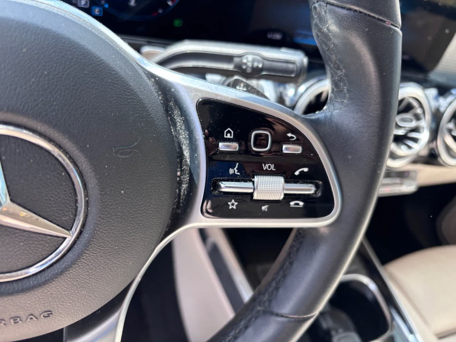 Used 2023 Mercedes-Benz GLB 250 4MATIC image 18