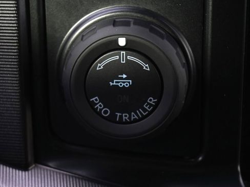 Used 2024 Ford F150 Platinum image 33
