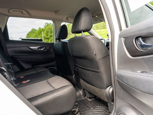 Used 2018 Nissan Rogue SV FWD image 13