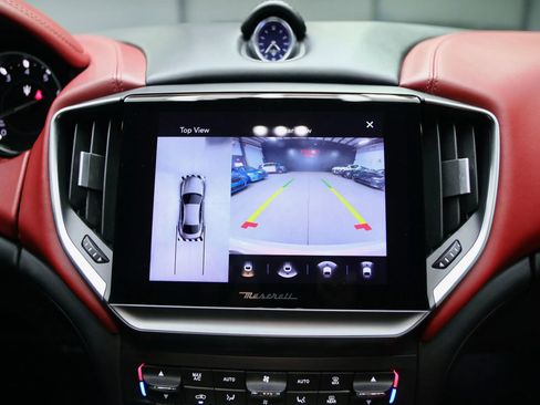 Used 2021 Maserati Ghibli GranLusso image 39