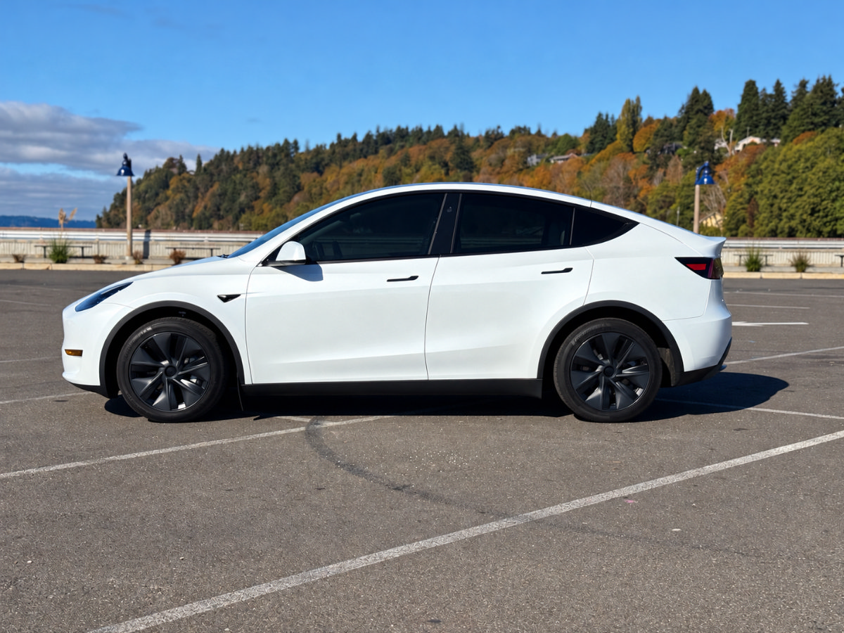 Used 2022 Tesla Model Y Long Range AWD/4WD image 7