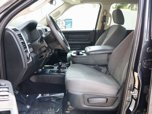 Used 2015 RAM 3500 Tradesman w/ Chrome Appearance Group image 18