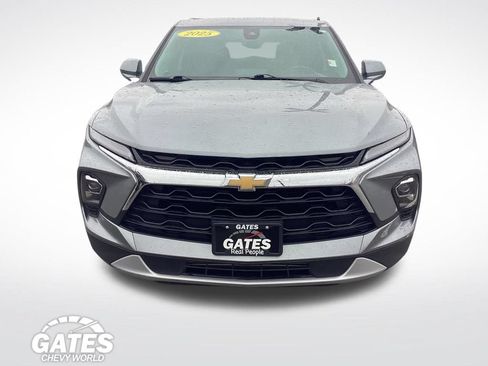 Used 2025 Chevrolet Blazer LT AWD/4WD image 2