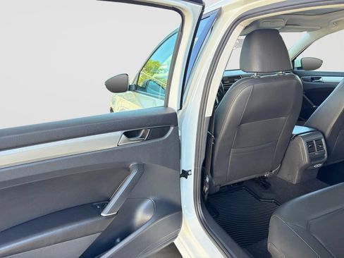 Used 2019 Volkswagen Passat 2.0T Wolfsburg w/ Wheels & Sunroof Package FWD image 14