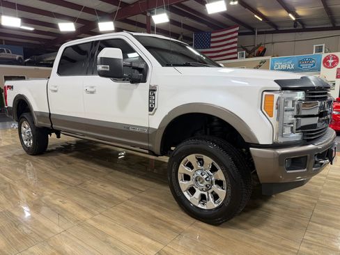 Used 2018 Ford F350 King Ranch w/ King Ranch Ultimate Package AWD/4WD image 3