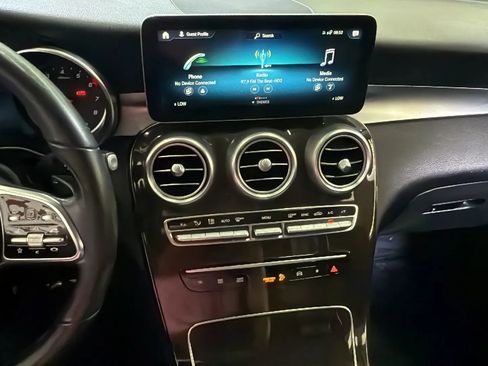 Used 2020 Mercedes-Benz GLC 300 4MATIC image 12