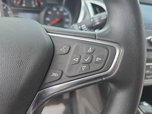 Used 2018 Chevrolet Equinox LS image 19