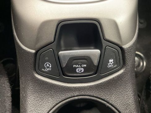 Used 2020 Jeep Compass Latitude AWD/4WD image 18