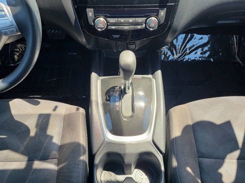 Used 2015 Nissan Rogue SV w/ SV Premium Package AWD/4WD image 15