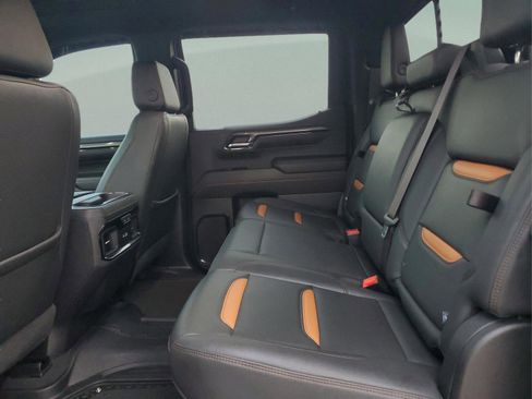 Used 2024 GMC Sierra 1500 AT4 w/ Technology Package image 10