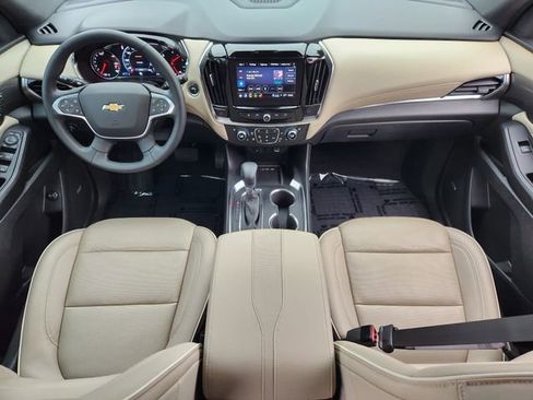 Used 2023 Chevrolet Traverse Premier FWD image 28