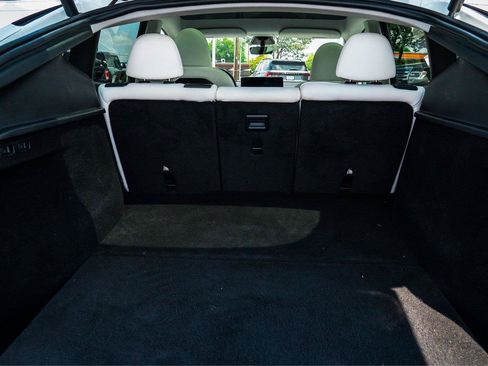 Used 2023 Tesla Model Y AWD image 29