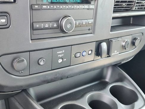 Used 2022 Chevrolet Express 3500 w/ Power Convenience Package RWD image 16