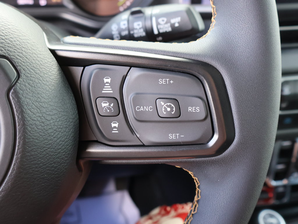 Used 2024 Jeep Wrangler Unlimited AWD/4WD image 26