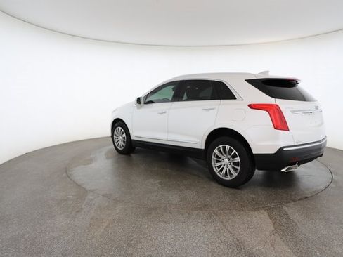 Used 2017 Cadillac XT5 Luxury w/ Driver Awareness Package image 10