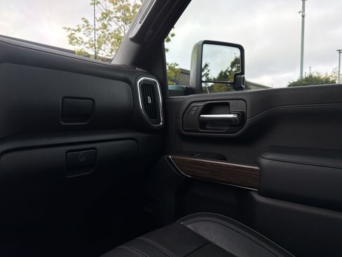 Used 2022 Chevrolet Silverado 3500 High Country w/ Z71 Off-Road Package AWD/4WD image 50