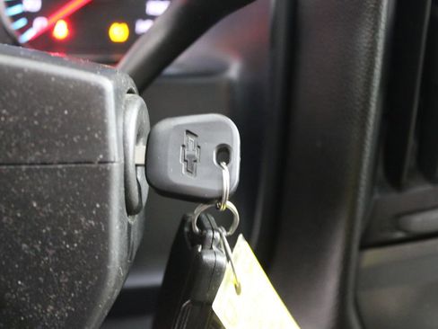 Used 2017 Chevrolet Silverado 1500 LT w/ All Star Edition image 27