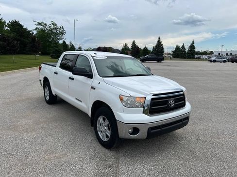 Used 2012 Toyota Tundra 4x4 CrewMax w/ Tow Pkg image 3