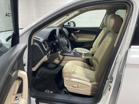 Used 2020 Audi Q5 2.0T Premium Plus w/ Premium Plus Package AWD/4WD image 2