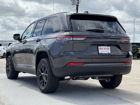New 2026 Jeep Grand Cherokee Altitude RWD image 8