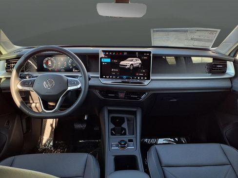 New 2026 Volkswagen Tiguan SE image 14