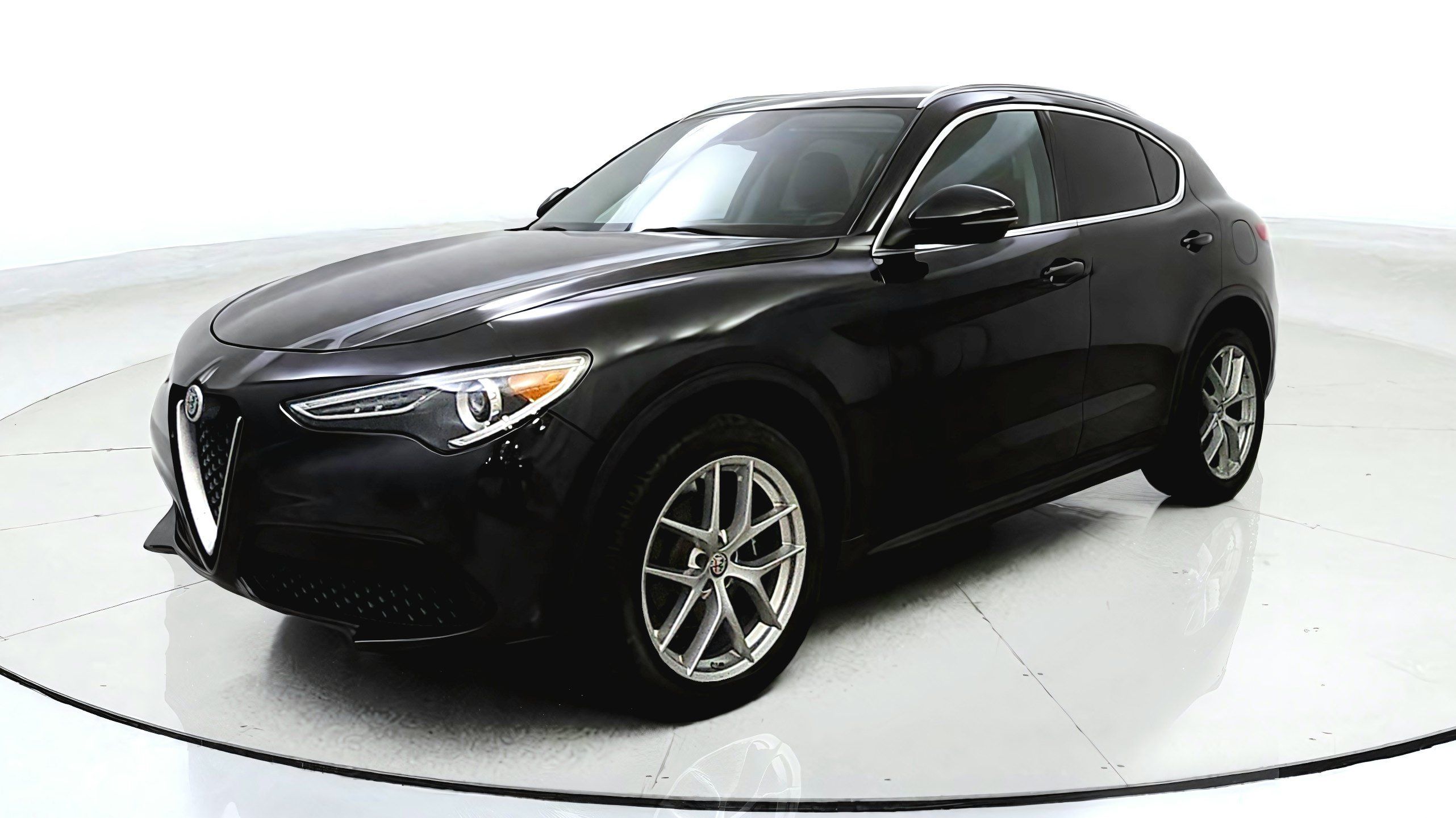 Used 2018 Alfa Romeo Stelvio Ti AWD/4WD image 3