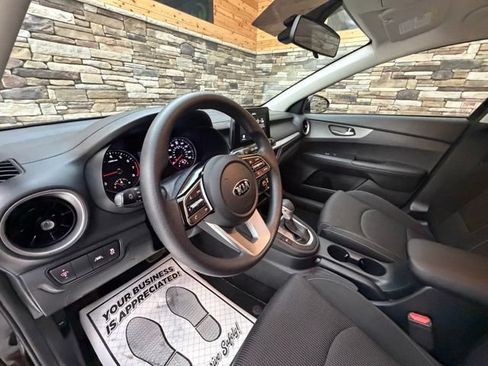 Used 2021 Kia Forte LXS FWD image 12