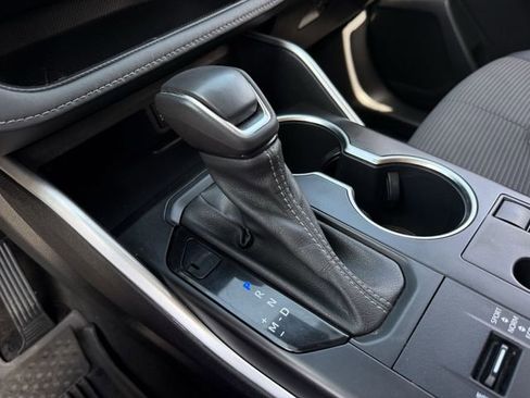 Used 2023 Toyota Highlander LE image 20