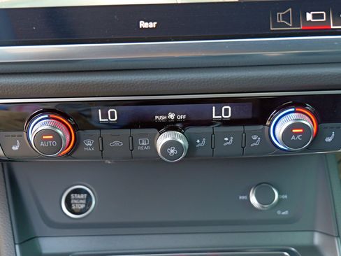 New 2025 Audi Q3 2.0T Premium image 17